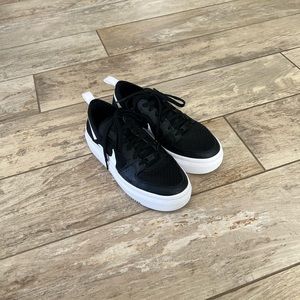 Women's Court Vision Alta Sneaker, Size 7